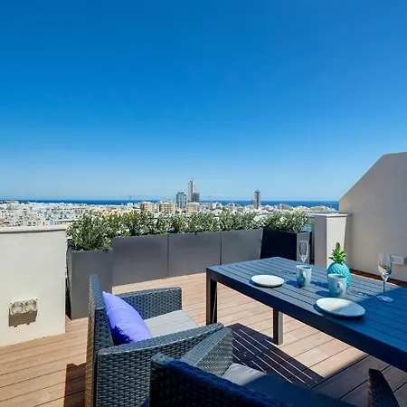 Luxury Penthouse With Terrace And Views *