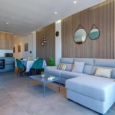 Luxury Penthouse With Terrace And Views San Ġiljan