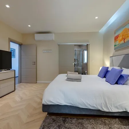 Luxury Penthouse With Terrace And Views *