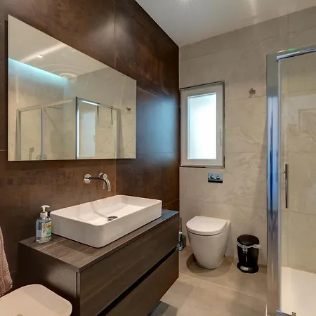 Apartman Luxury Penthouse With Terrace And Views *