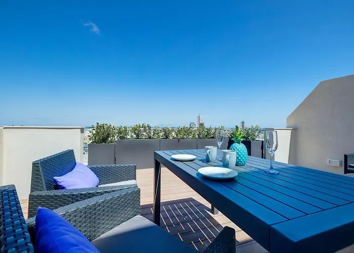 Luxury Penthouse With Terrace And Views Appartement *