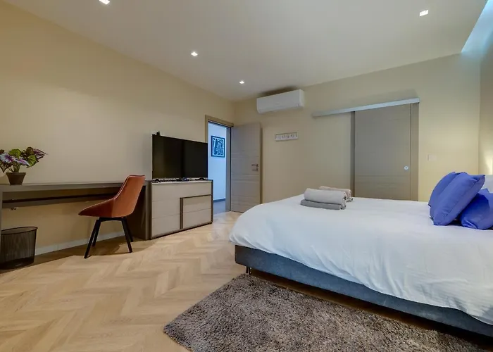 Luxury Penthouse With Terrace And Views Appartement *