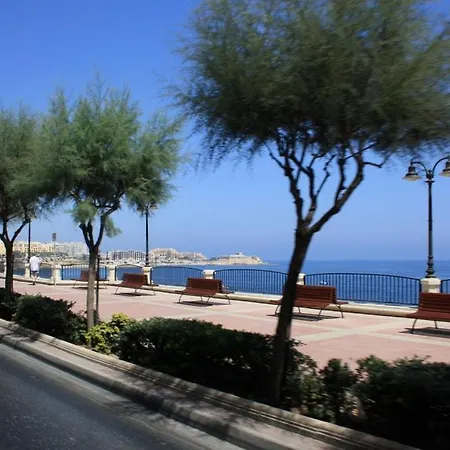 Luxury Penthouse With Terrace And Views *